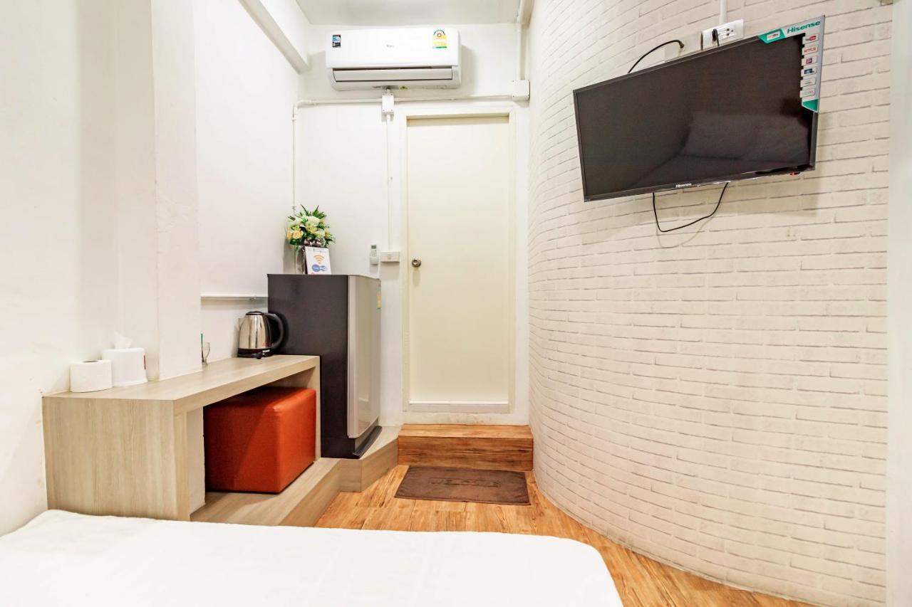 Ze Residence Bang Aor Station Бангкок Екстер'єр фото