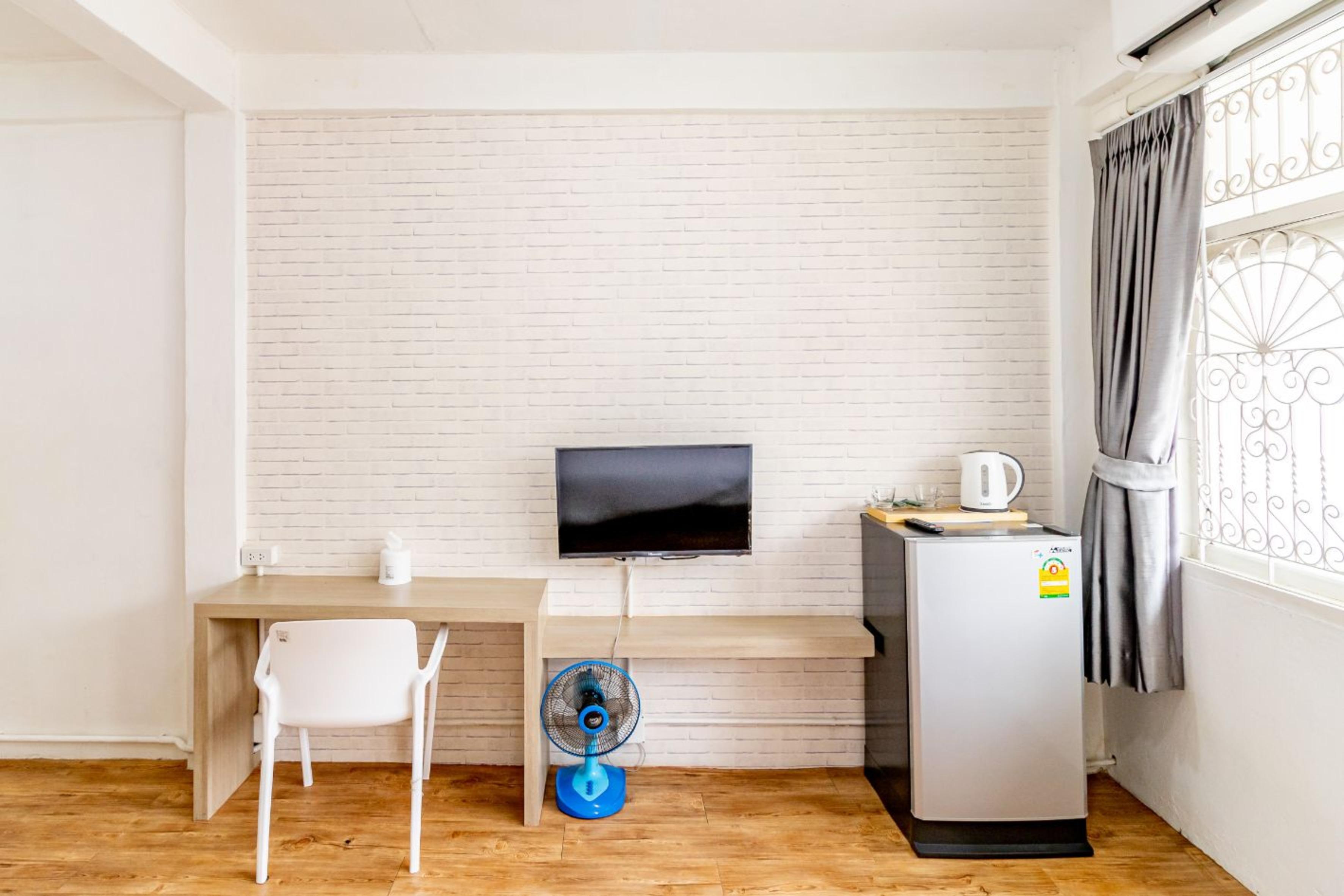 Ze Residence Bang Aor Station Бангкок Екстер'єр фото